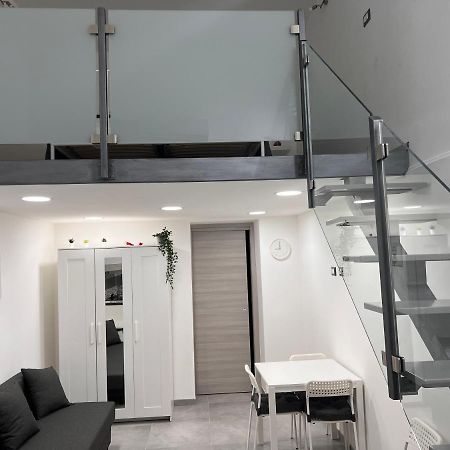 Emilyhouse Apartman Catania-Fontanarossai nemzetközi repülőtér Kültér fotó