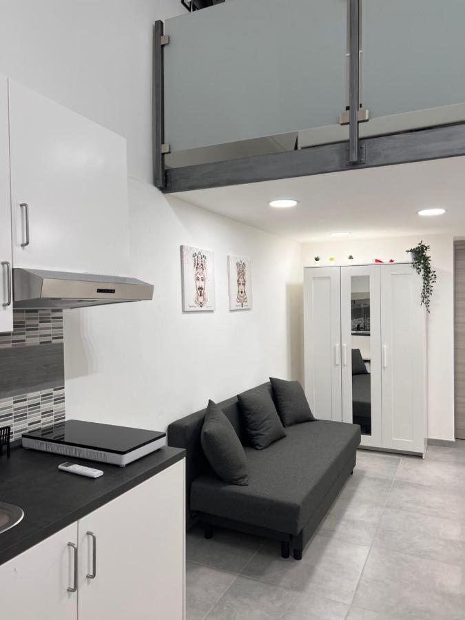 Emilyhouse Apartman Catania-Fontanarossai nemzetközi repülőtér Kültér fotó