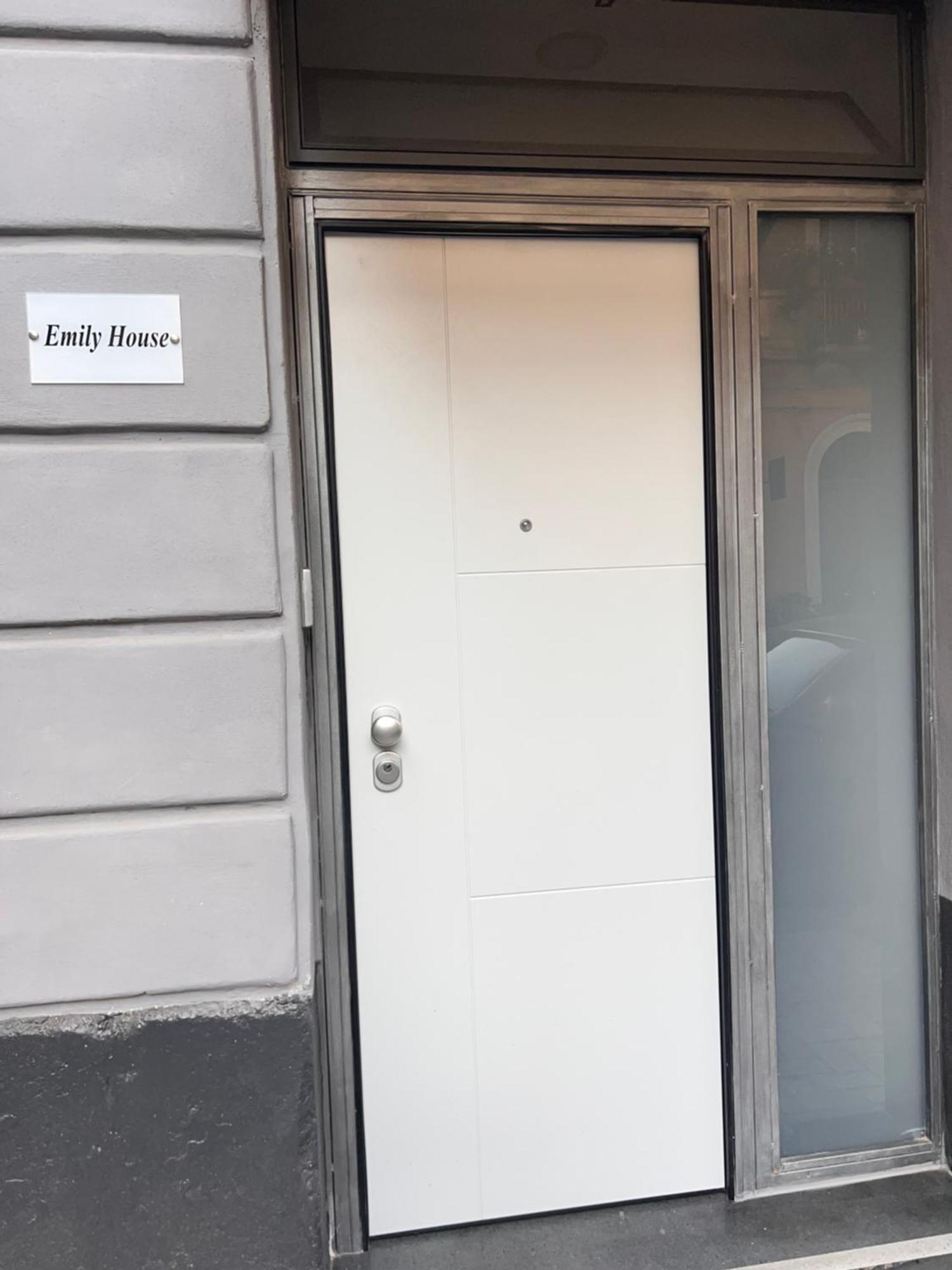 Emilyhouse Apartman Catania-Fontanarossai nemzetközi repülőtér Kültér fotó